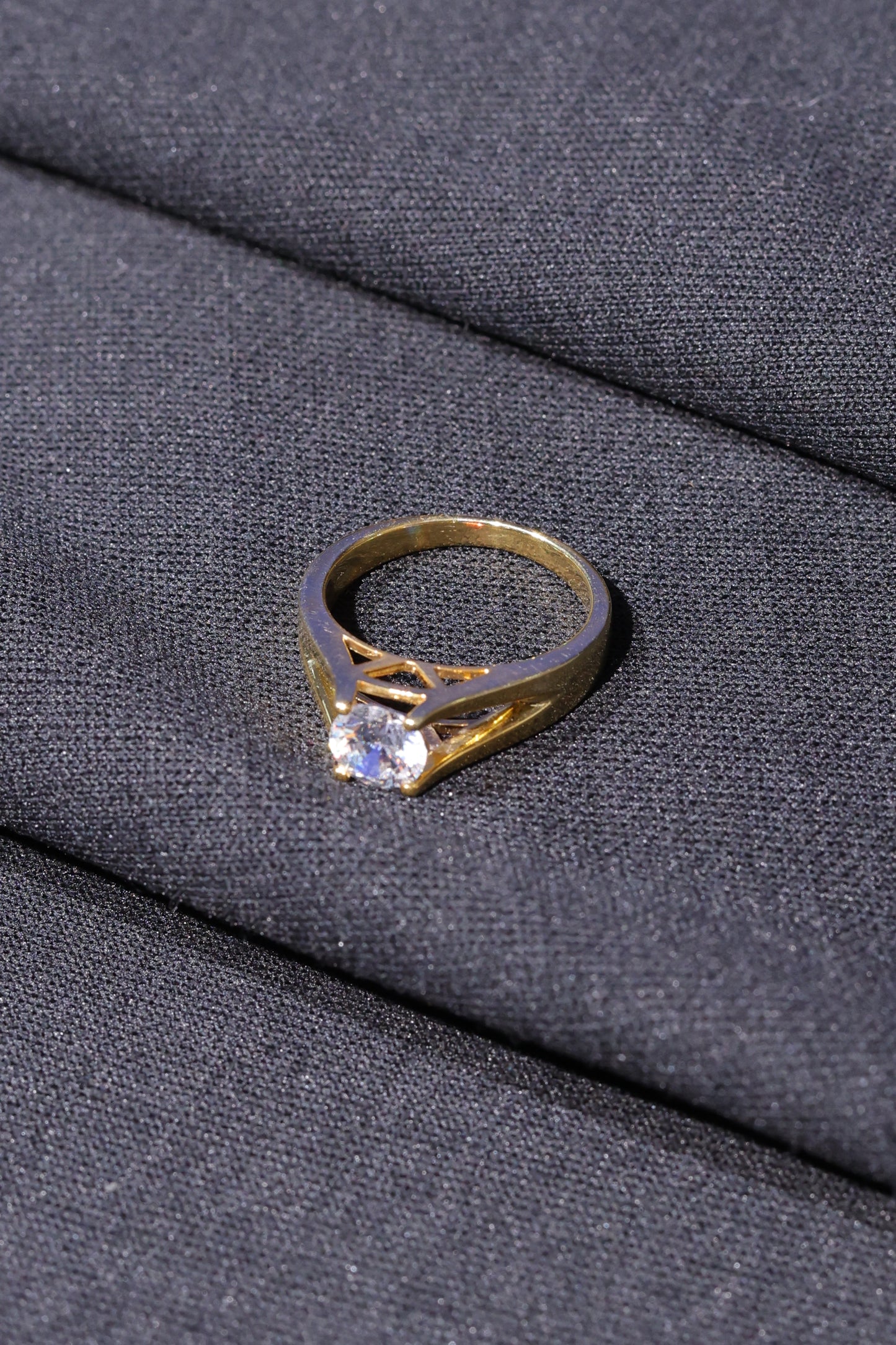 Divienne's Eternelle Solitaire Ring - 1 carat solitaire (VIP)