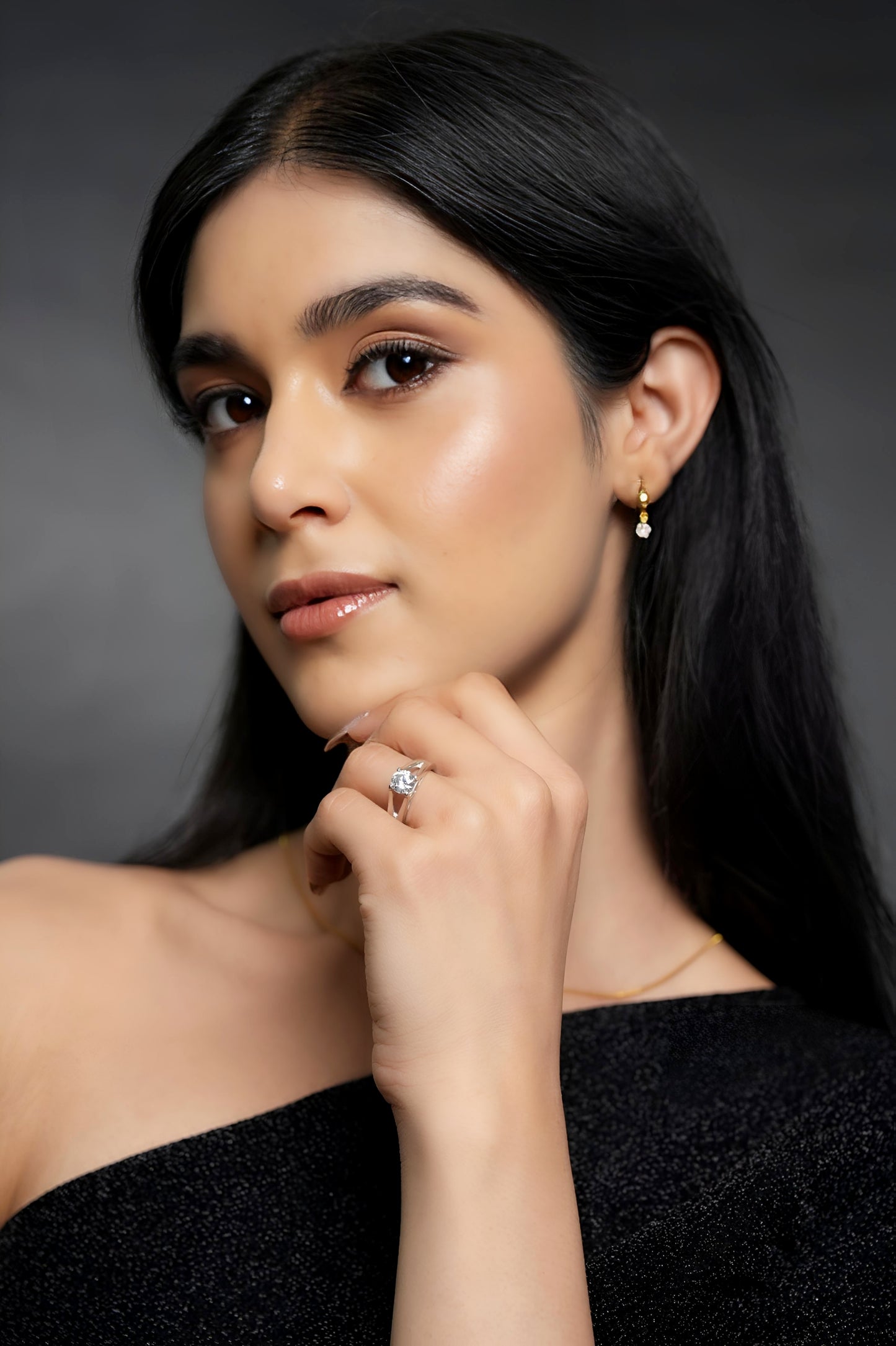 Divienne’s Signature One Natural Diamond Solitaire Ring