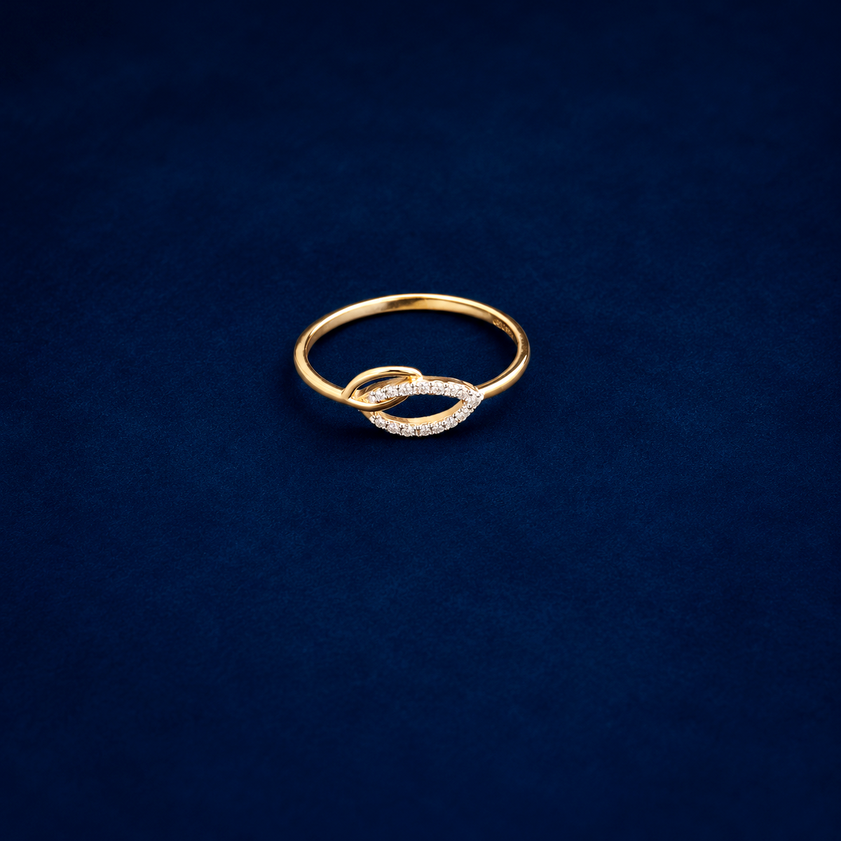 Divienne's Radiance Knot Natural Diamond Ring