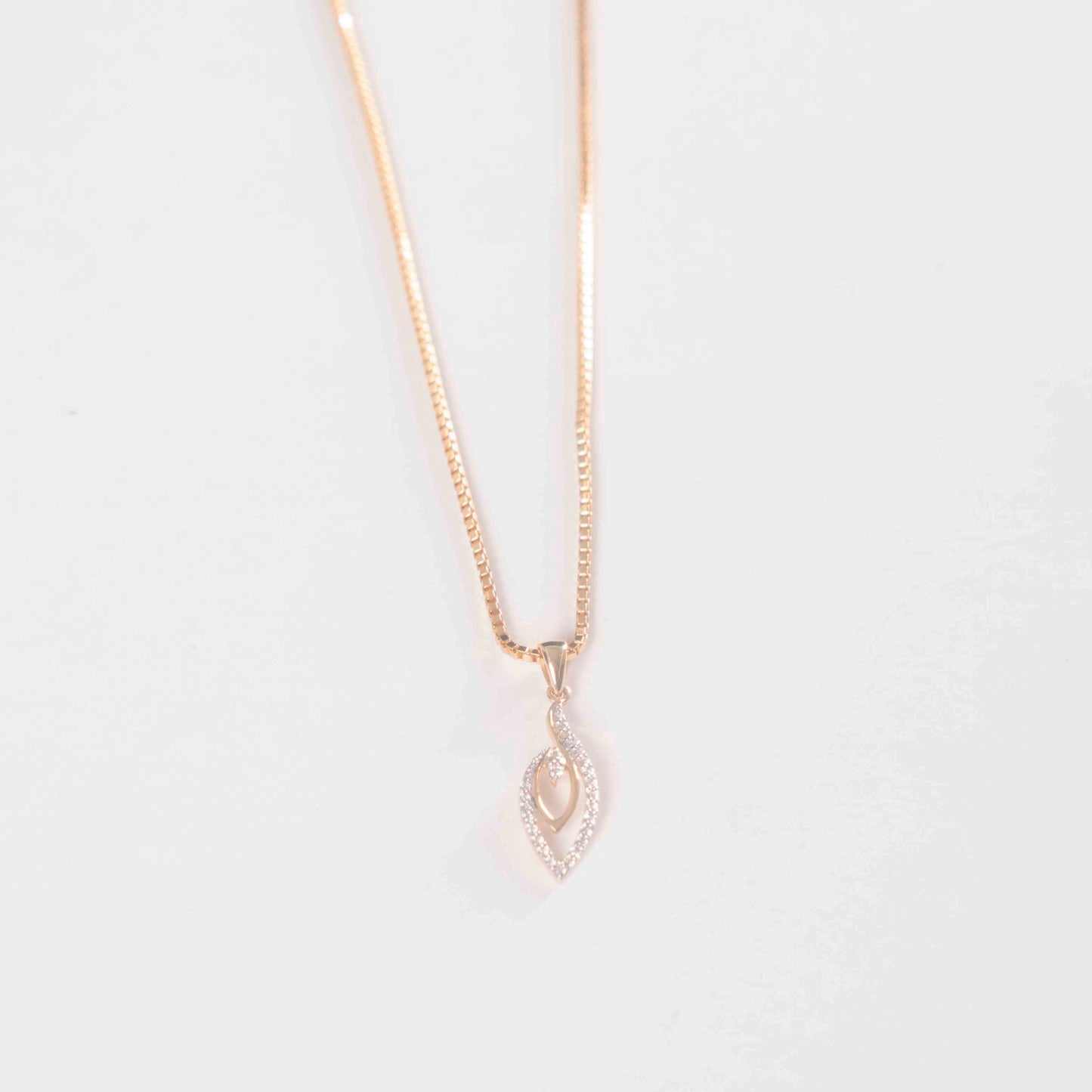 Divienne's Etherea Natural Diamond Pendant