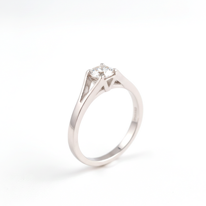 Divienne’s Signature One Carat Natural Diamond Solitaire Ring