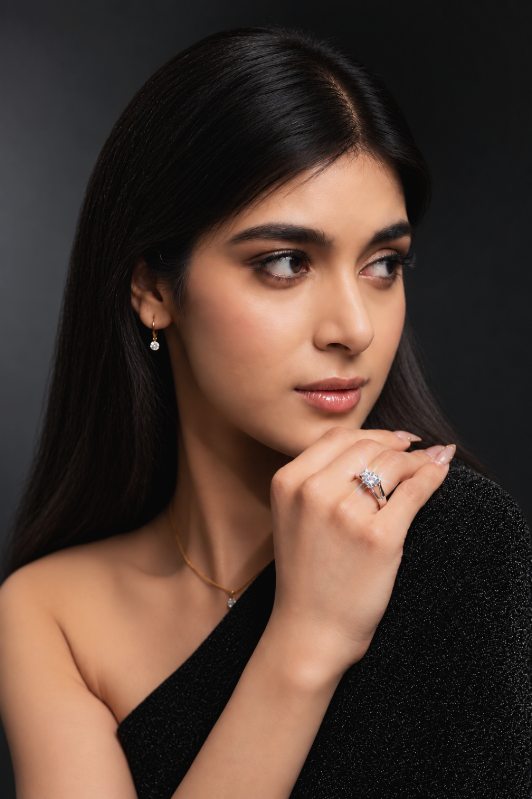 Divienne’s Signature One Natural Diamond Solitaire Ring