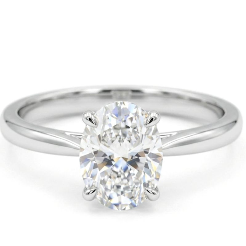 Divienne's Signature Oval Solitaire