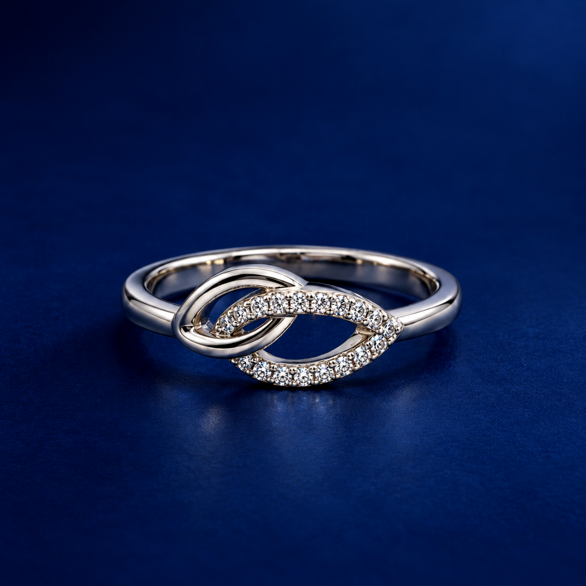 Divienne's Radiance Knot Natural Diamond Ring (Silver)