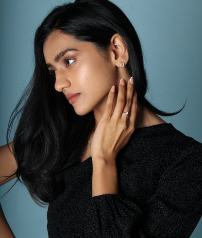 Divienne's Aria Natural Diamonds Earrings
